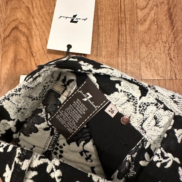 7 for all mankind rose embroidered jeans - Picture 5 of 9